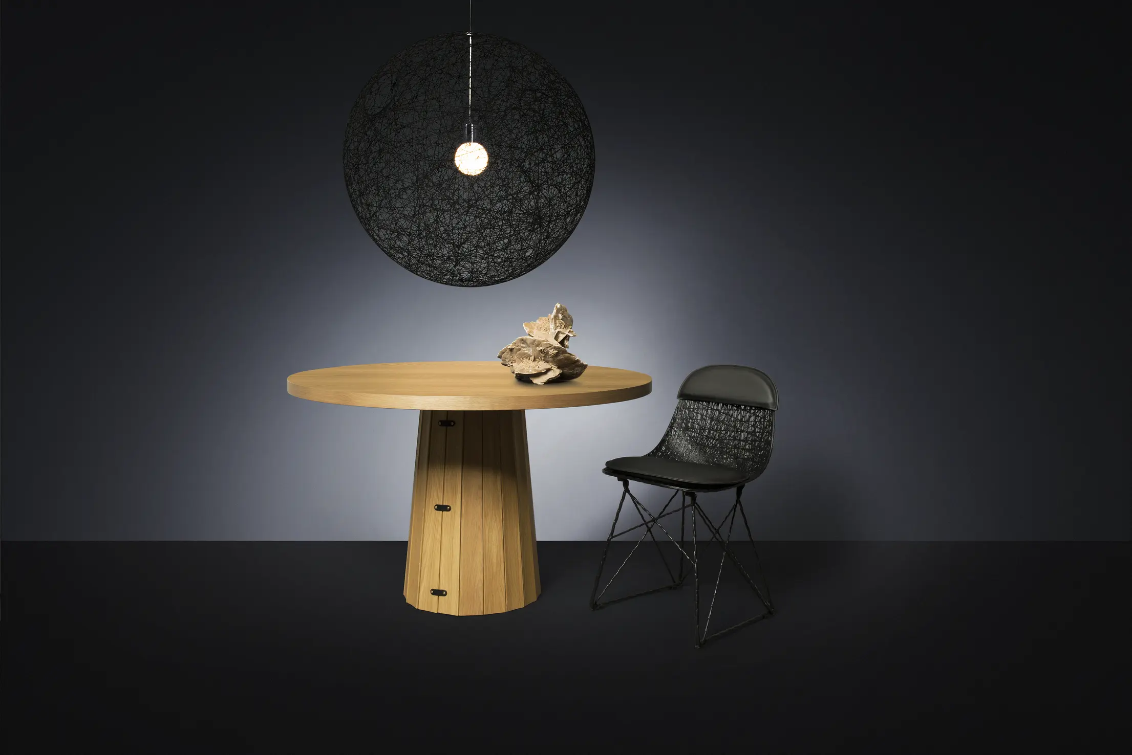 Haiku with Container table Bodhi and Random light and Carbon chair