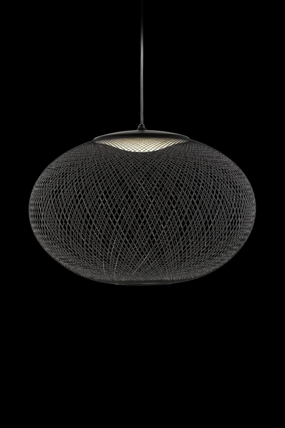 NR2 Medium suspension light black front side