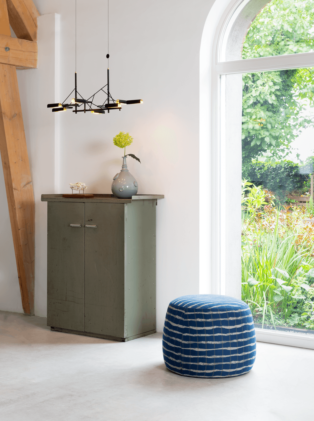 Interior with Tinkering suspension light 85